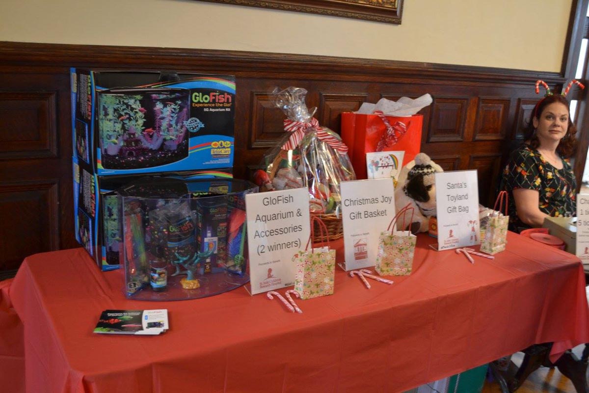 fundraiser-raffle-prize-table
